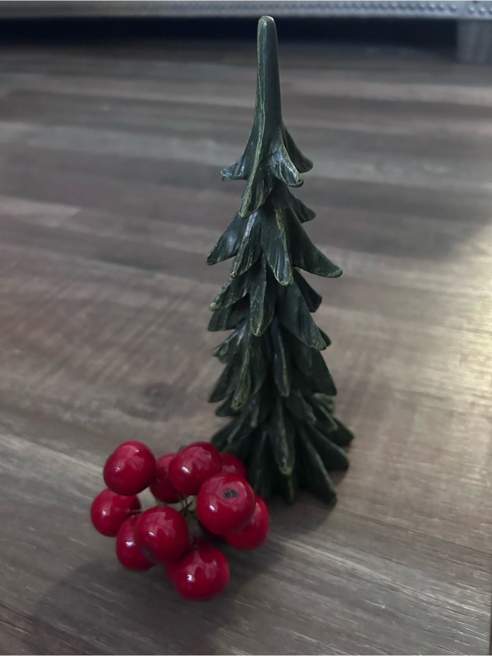 Free w bundle Hobby Lobby resin Christmas tree figurine "Heartland Holiday" 8.